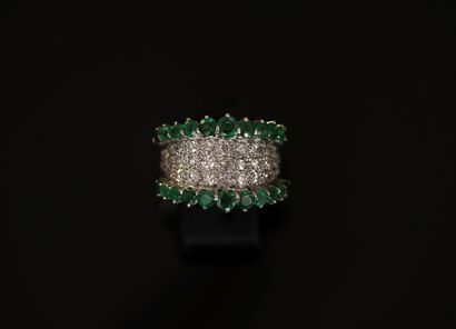 BAND RING in platinum set with 3 lines of...
