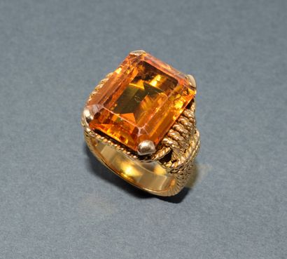 BAGUE «cocktail» en or jaune 18K (750/°°),...