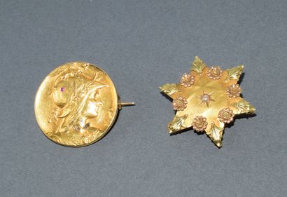 18K (750/°°) yellow gold eagle head hallmarked...