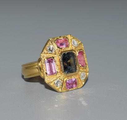 RING in 18K (750/°°) yellow gold with eagle...