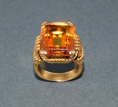 BAGUE «cocktail» en or jaune 18K (750/°°),...