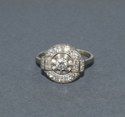 18K (750/°°) white gold ring, eagle head...