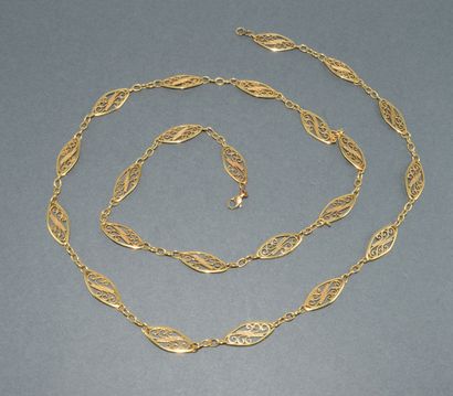 SAUTOIR en or jaune 18K (750/°°) poinçon...