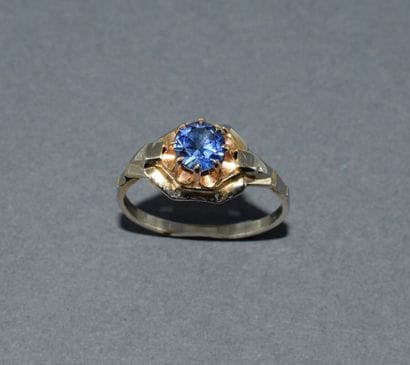 RING in 18K (750/°°) yellow and white gold...