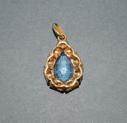 PENDENTIF en or jaune 18k (750/°°) poinçon...