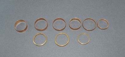 SET OF 8 ALLIANCES in 18K (750/°°) yellow...