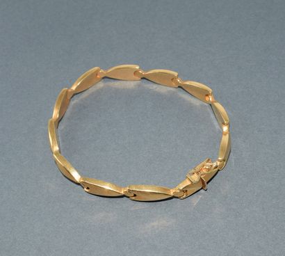 BRACELET en or jaune 18k (750/°°) poinçon...