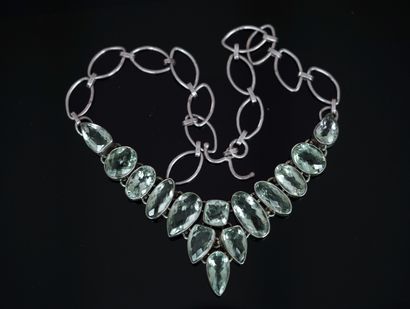 COLLIER en argent 925/°° poinçon cygne, centré...