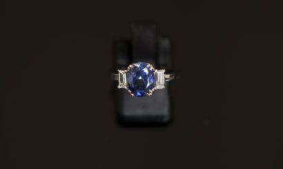 18K (750/°°) white gold ring with eagle head...