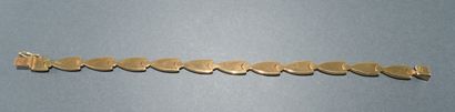 BRACELET en or jaune 18k (750/°°) poinçon...