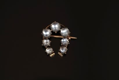 CHARMANTE BROCHE 