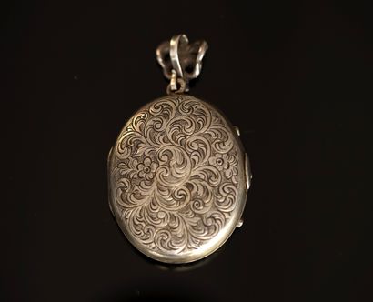 A silver and silver-gilt min. 800/°° (swan...