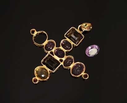 CROSS PENDANT in 925/°° swan gilt silver,...