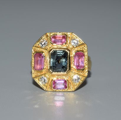 RING in 18K (750/°°) yellow gold with eagle...