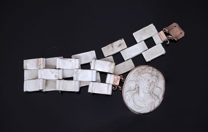 BRACELET made of cream-colored composite...
