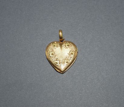 PENDENTIF CASSOLETTE en or jaune 18K (750/°°)...