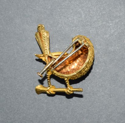 VAN CLEEF & ARPELS - BROCHE présentant un...