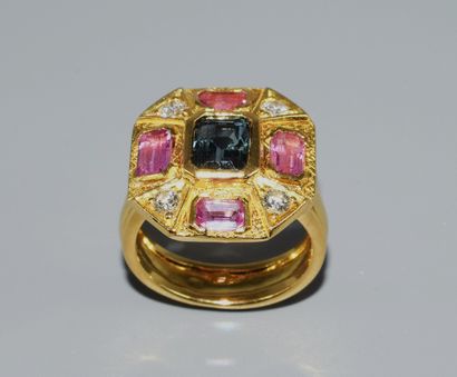 RING in 18K (750/°°) yellow gold with eagle...