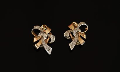 PAIR OF EAR CLIPS in 18K (750/°°) rose gold...