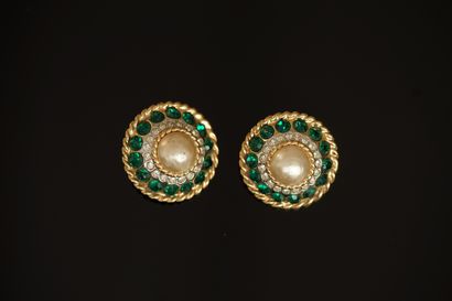 NINA RICCI - PAIR OF ROUND EAR CLIPS in gilded...