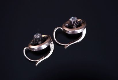 PAIR OF DORMEUSES in 18K (750/°°) yellow...