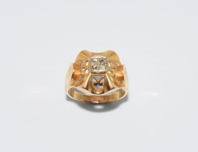 Gold lot of antique jewelry to restore. As...
