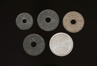 SET of silver PIECES including:
- 1 Louis...