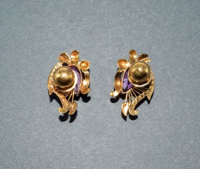PAIR OF 18K (750/°°) yellow gold earrings,...