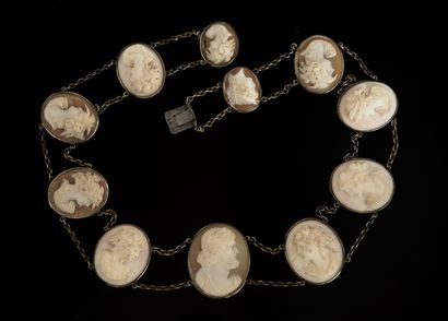 COLLIER en argent 800/°° (poinçon crabe)...