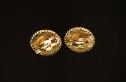 NINA RICCI - PAIR OF ROUND EAR CLIPS in gilded...