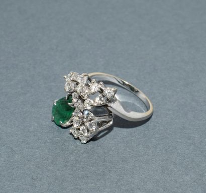 BAGUE en or blanc 18K (750/°°) poinçon tête...