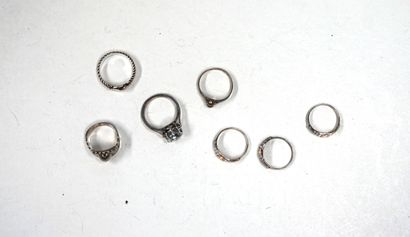 SET of 7 silver rings min 800/°°, hallmarks...