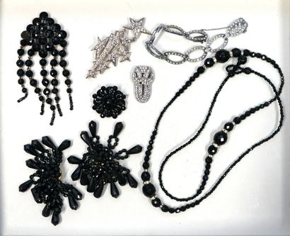 ENSEMBLE en métal argenté et doré, perles...