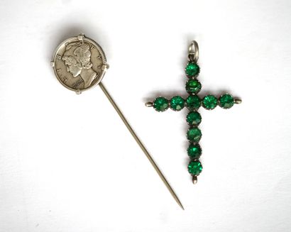 ENSEMBLE comprenant un pendentif croix en...