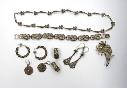 925/°°, 800/°° and marcasite silver SET comprising...