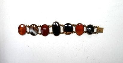BRACELET en pomponne, les maillons ovales...