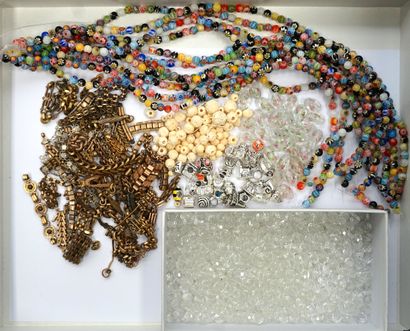 FANTAISIE - ENSEMBLE de perles sur fil ou...