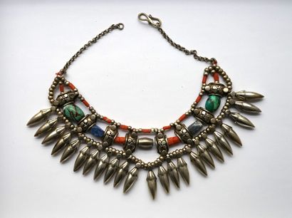 COLLIER 
