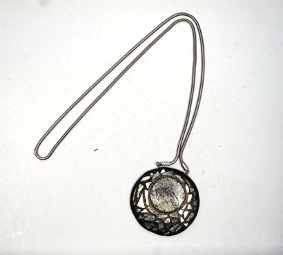 FANTAISIE - COLLIER moderniste à chaîne mailles...