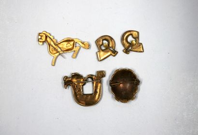 ENSEMBLE en métal doré et émail polychrome...