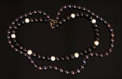 FANTAISIE - ENSEMBLE comprenant 2 COLLIERS...