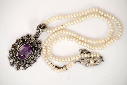 NECKLACE of small white button cultured pearls...