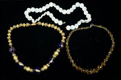 FANTAISIE - ENSEMBLE de 3 COLLIERS en pastilles...