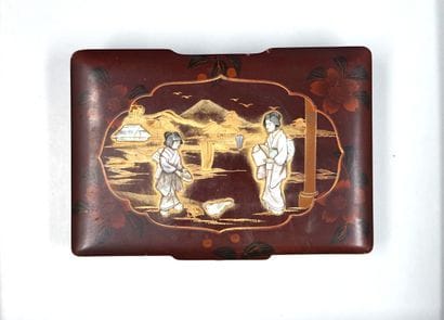 BOITE rectangulaire en laque japonaise à...