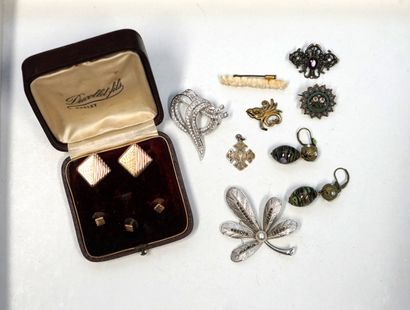 Dans un écrin: ensemble en argent doré, poinçon...