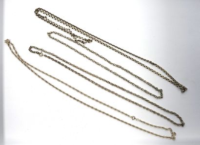 SET in silver min 800/°° comprising 4 chains...