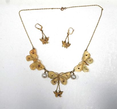 RARE ENSEMBLE comprenant un collier collerette...
