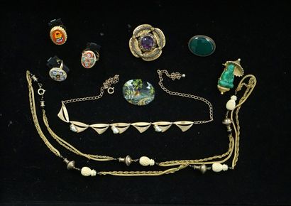 ENSEMBLE en métal doré, micro-mosaïque, nacre,...