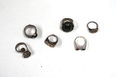 SET of 4 rings in silver min 800/°° and 925/°°,...