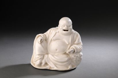 CHINA, 18th century
Statuette featuring a...